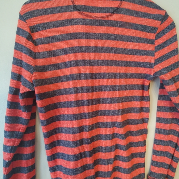 Top - Picture 3 of 3